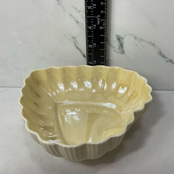 VINTAGE Belleek Ireland Porcelain Heart shaped bowl - Picture 6 of 6